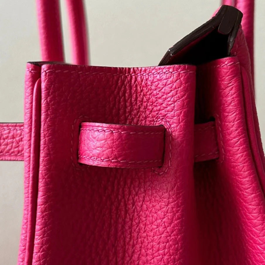 Sac à main en cuir rose fushia avec cadenas – maison mathurine