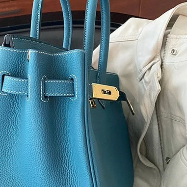 Sac à main en cuir bleu azur – maison mathurine