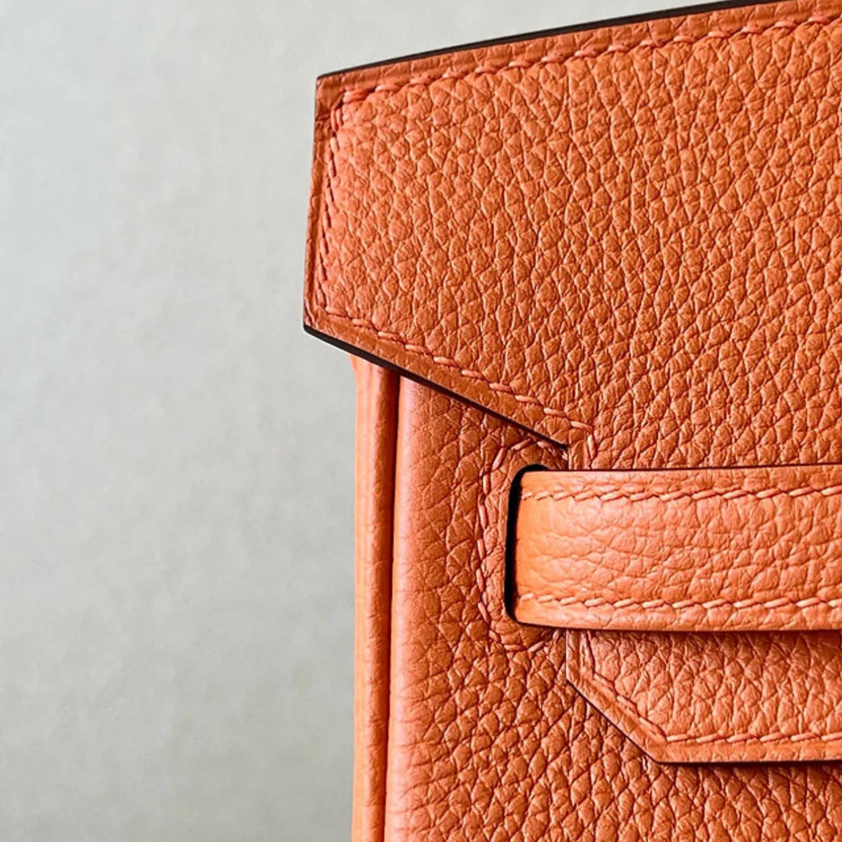 Sac à main en cuir orange brûlé avec cadenas – maison mathurine