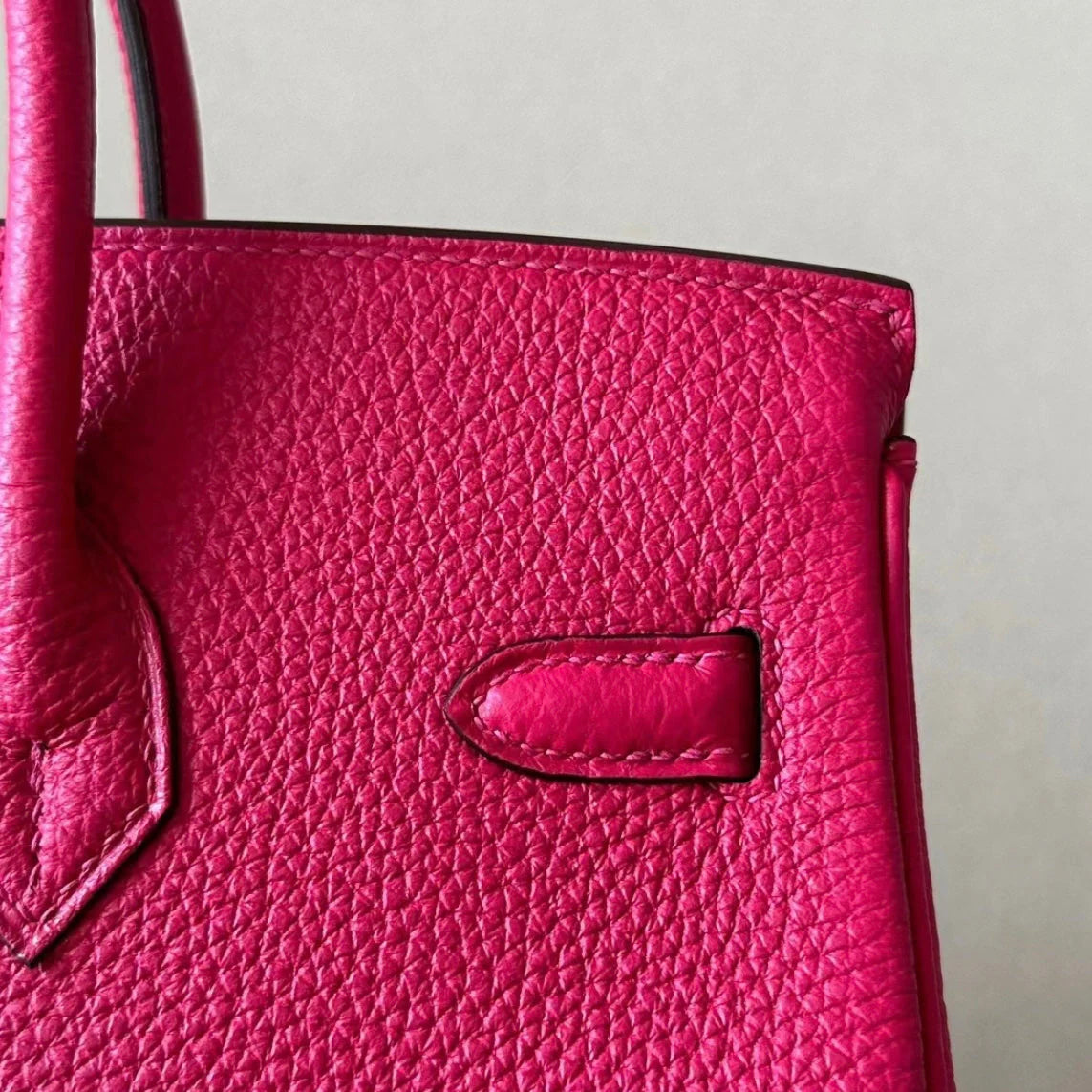 Sac à main en cuir rose fushia avec cadenas – maison mathurine